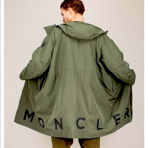 MONCLER
Reversible Green & Black Coffre Coat
